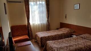 Отель Caprice Family Hotel Варна Двухместный номер с 2 отдельными кроватями-4