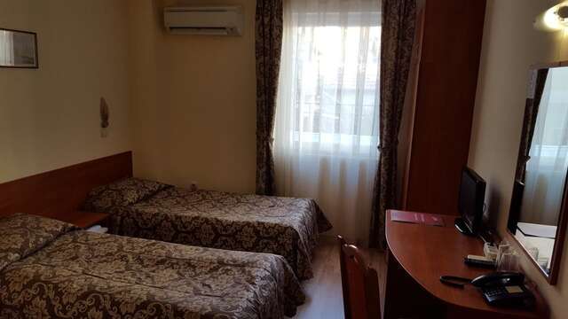 Отель Caprice Family Hotel Варна-24