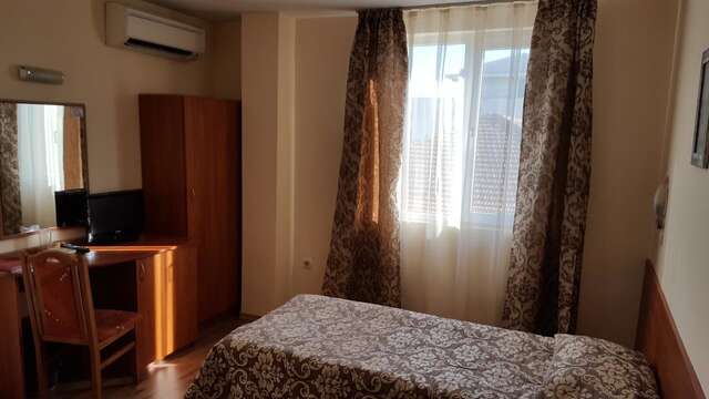 Отель Caprice Family Hotel Варна-35